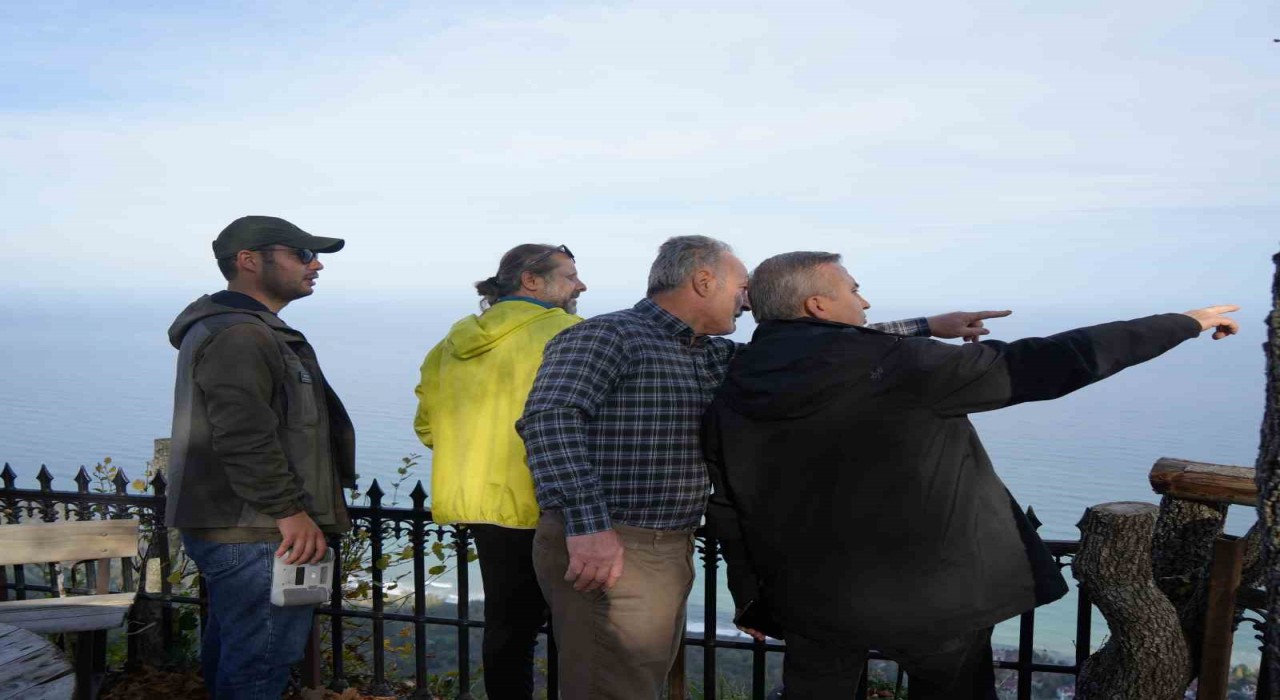 Köylülerin yaptığı teras manzarasıyla ziyaretçileri mest ediyor