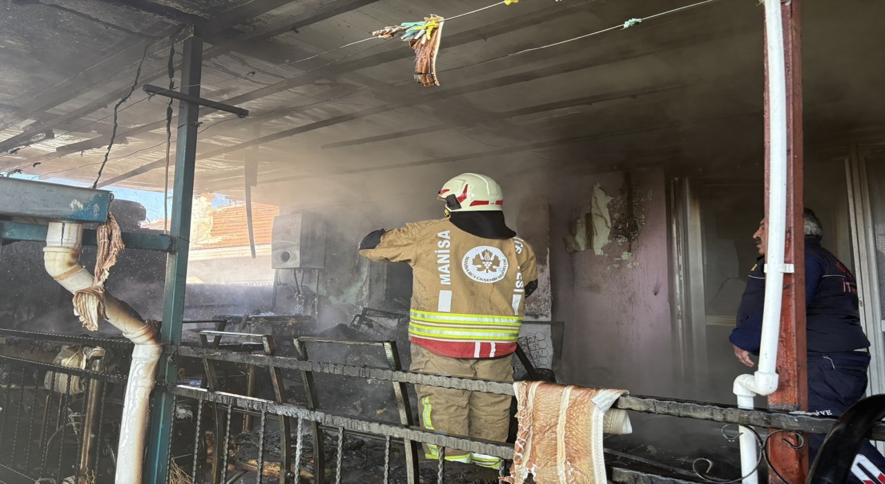 Kulada müstakil evde çıkan yangın paniğe neden oldu