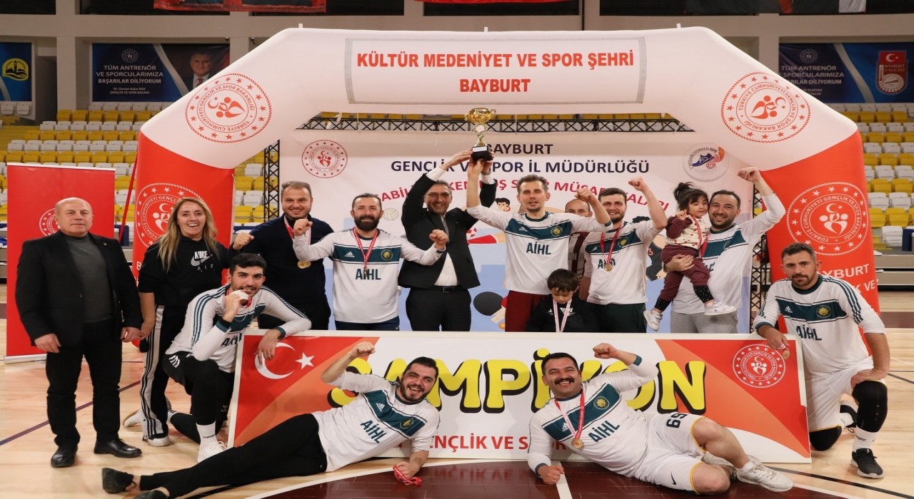 Kurumlar Arası Voleybol Turnuvasının şampiyonu Milli Eğitim Müdürlüğü oldu
