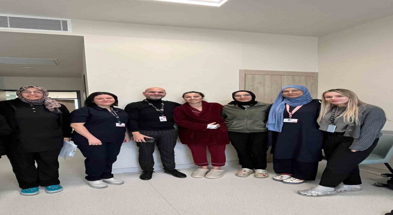 Kütahya Şehir Hastanesinde dev yumurtalık kitleleri başarıyla çıkarıldı