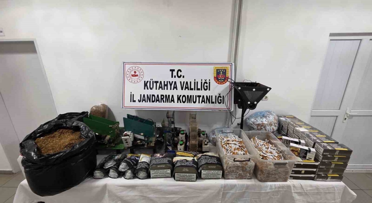 Kütahyada jandarmadan kaçak tütün ve sigara operasyonu
