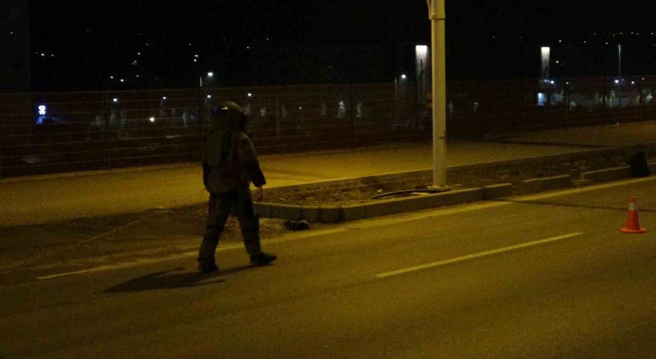 Malatyada şüpheli çanta fünye ile patlatıldı