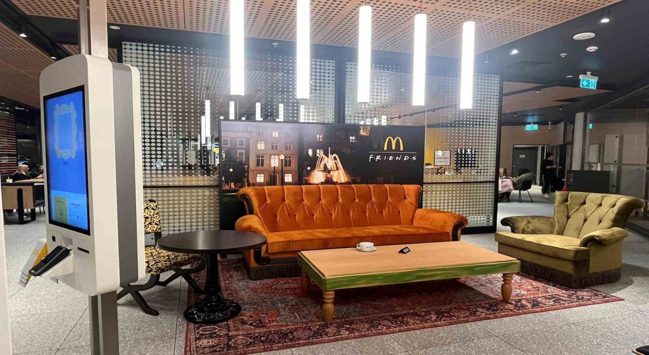 McDonalds Türkiye, Friends dizisinin figürlerini menülere taşıdı