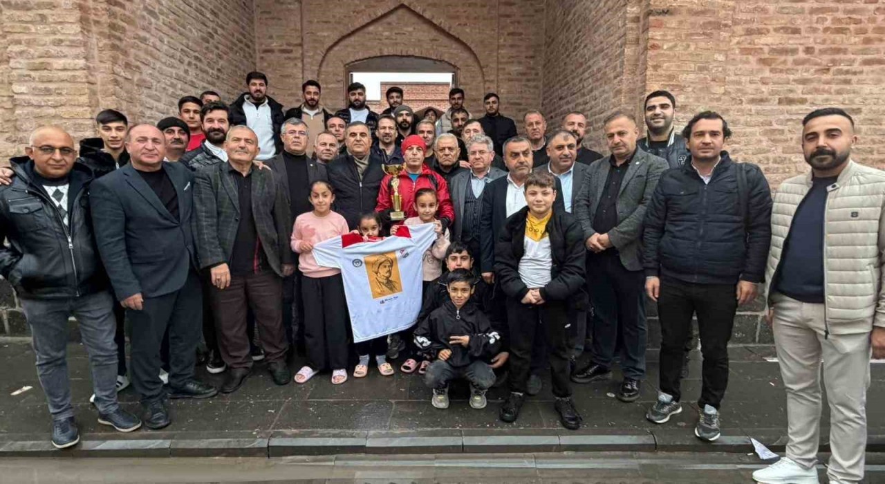 Melaye Ciziri anısına 51 kilometre koştu