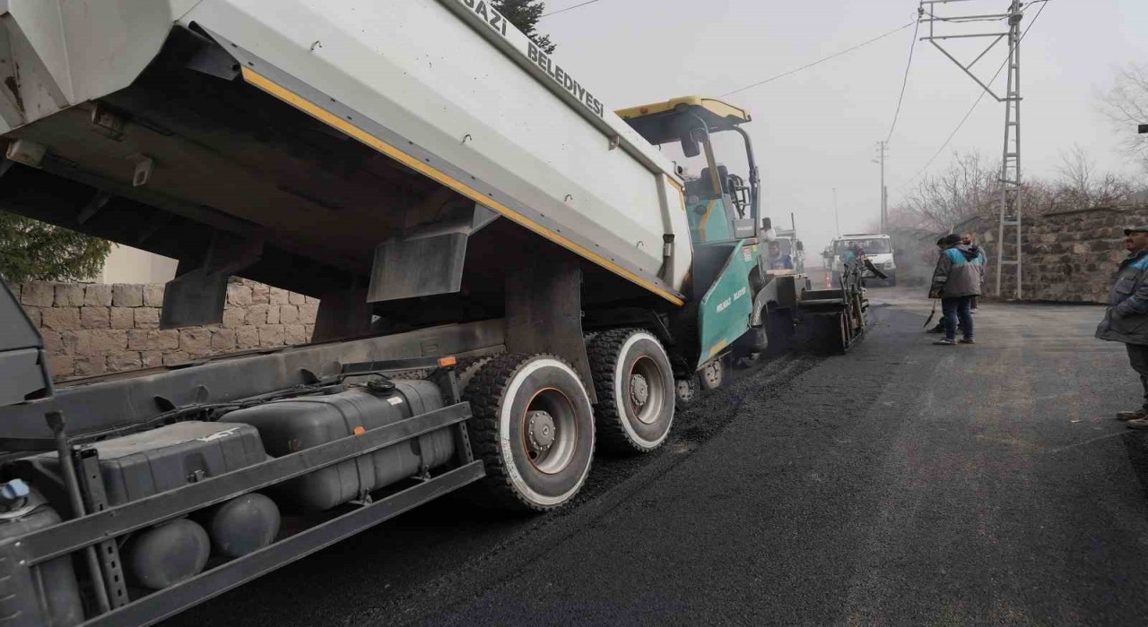 Melikgazi Belediyesi, yol çalışmaları ile ulaşımı daha konforlu hale getiriyor