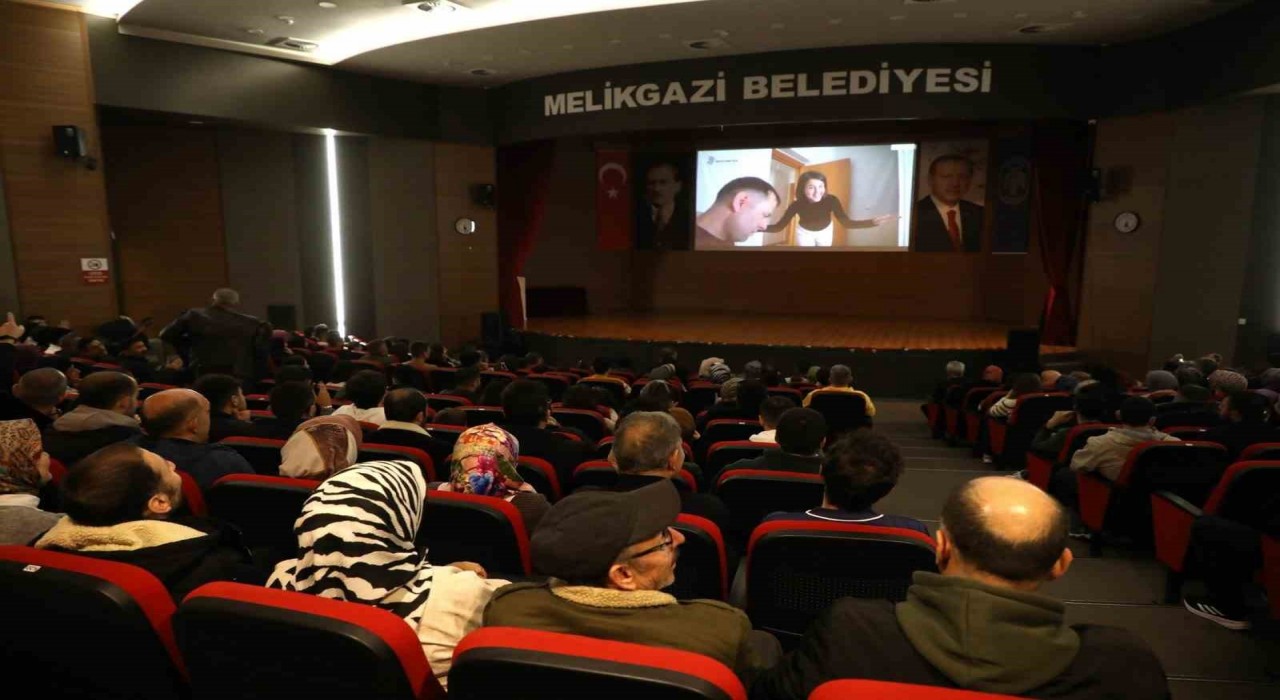 Melikgaziden işitme engellilere sessiz film
