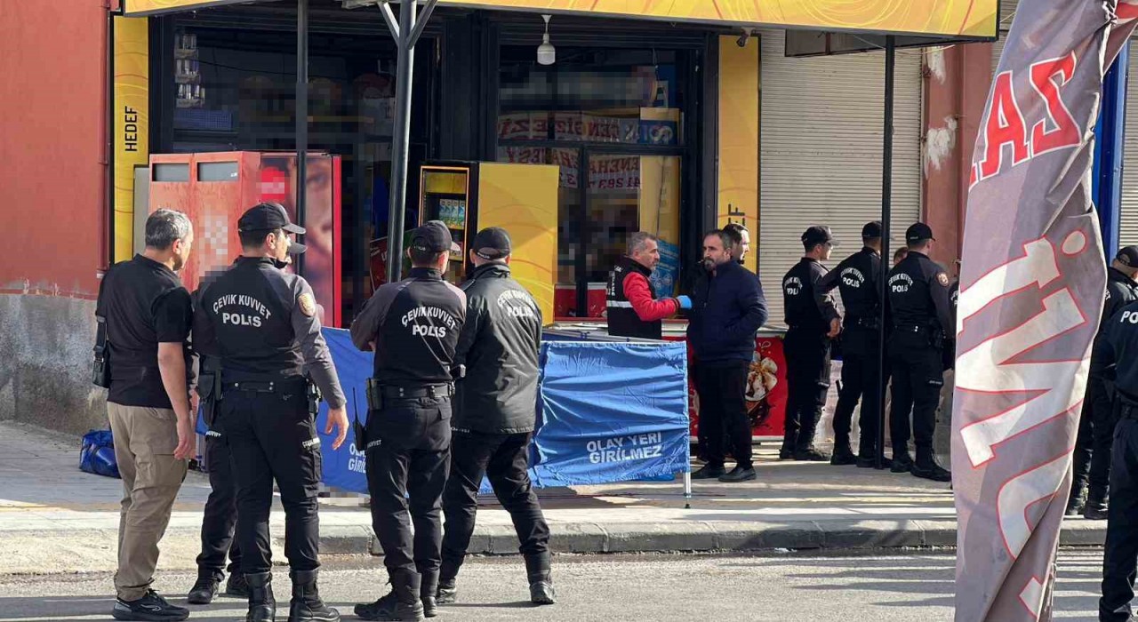 Mersinde dehşet: Önce anne oğulu ardından büfeciyi öldürdü