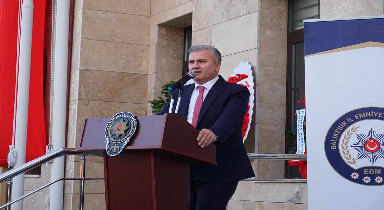 Milletvekili Mustafa Canbeyin adını kullanarak dolandırıcılık yapan 2 kişi tutuklandı