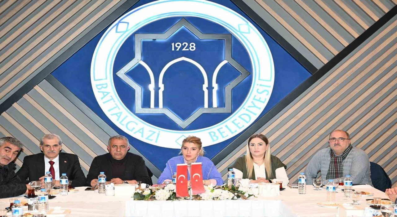 Milletvekili Ölmeztoprak: Malatyamız için çözüm ve takip içerisindeyiz