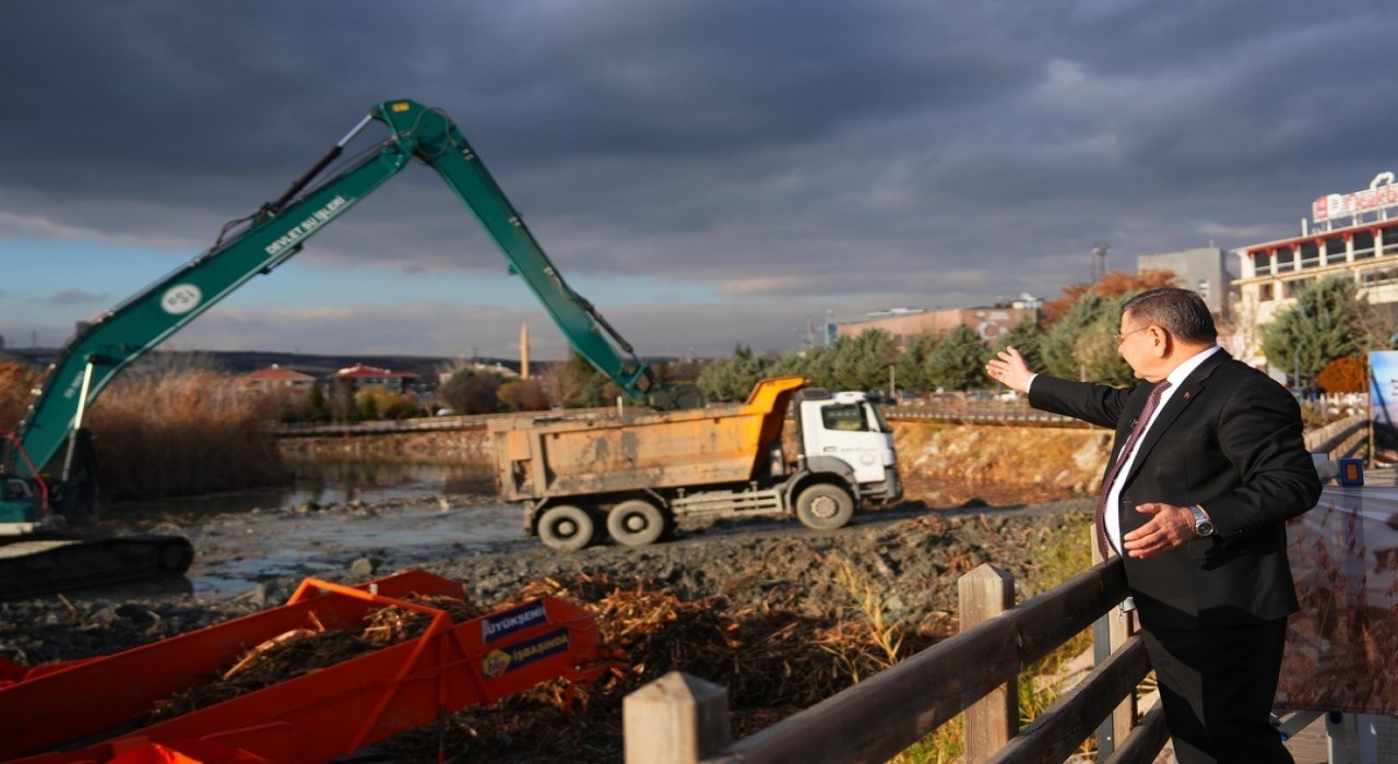 Mogan Gölünde 2. etap temizlik çalışmaları tamamlandı