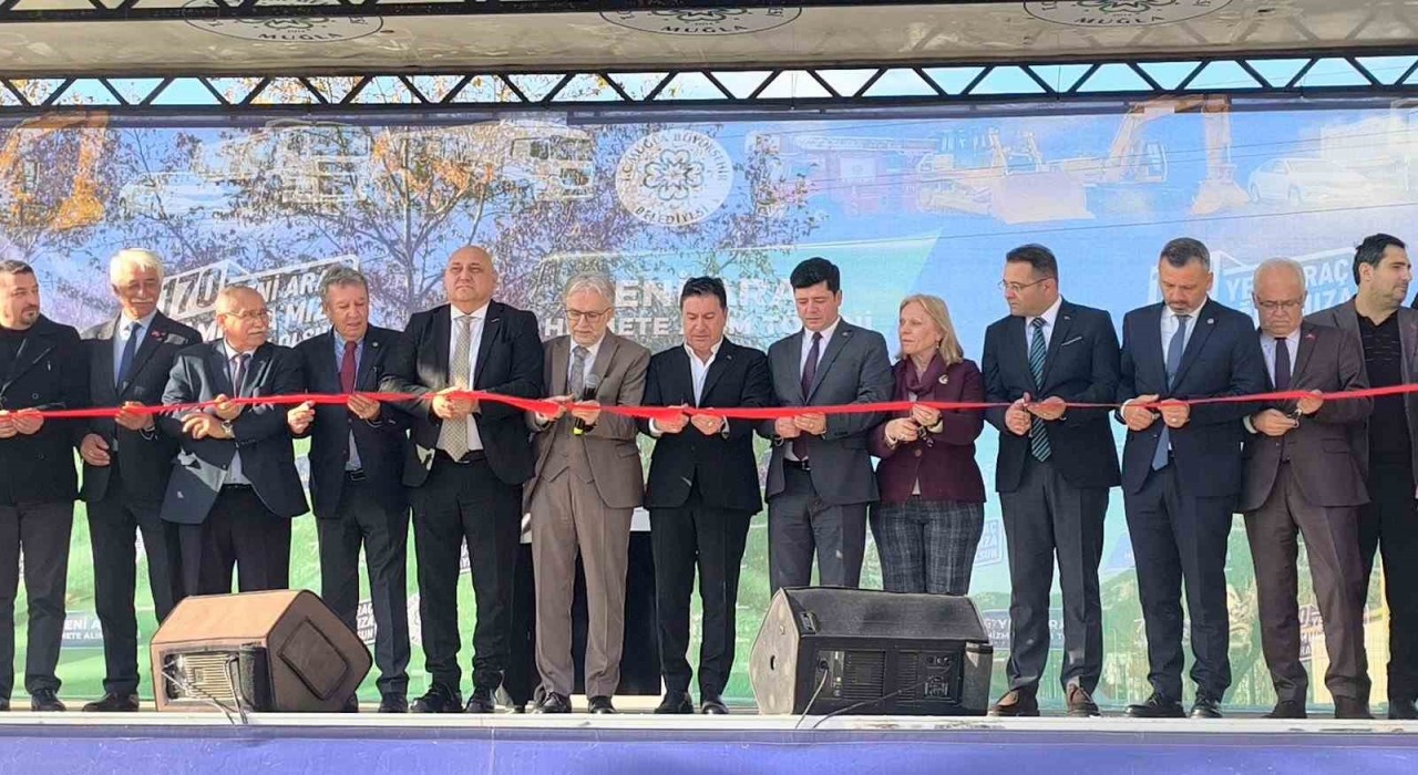 Muğla Büyükşehir Belediyesinin 170 yeni aracı hizmete başladı