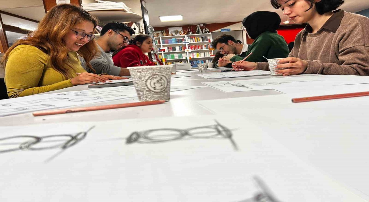 Muğlada gençler sanat atölyelerinde yeteneklerini keşfediyor