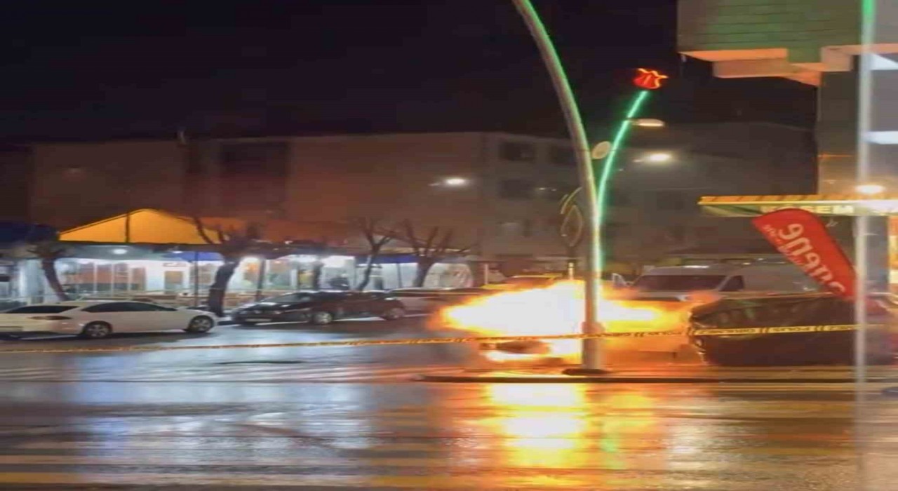 Muşta şüpheli çanta fünye ile patlatıldı