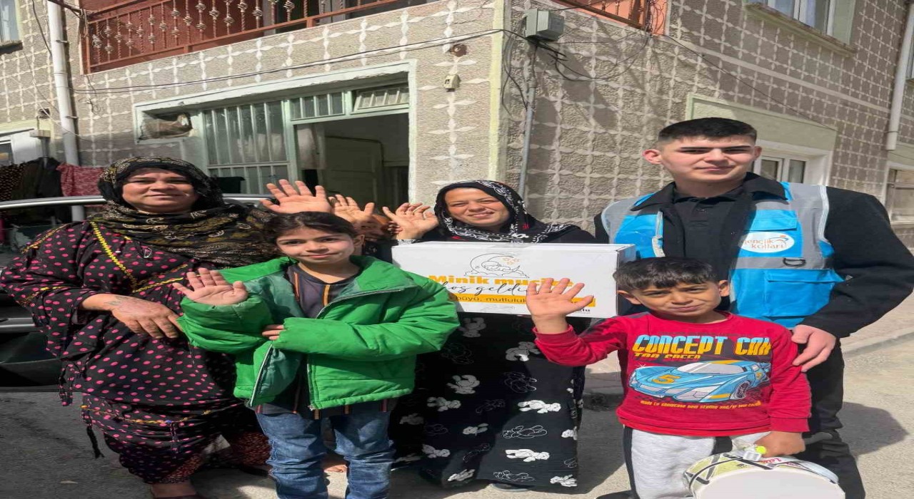 Nebi Hatipoğlundan Eskişehirdeki yeni doğan bebeklere destek