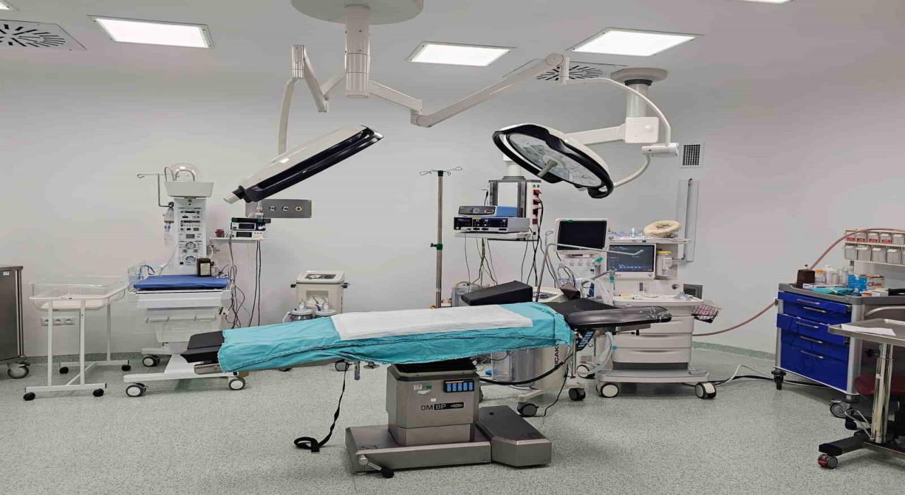 Niğde Ömer Halisdemir Hastanesinde ameliyathaneler yeni alanda hizmete başladı