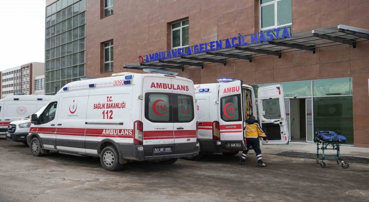 Niğdede tavuk döner yiyen 7 çocuk hastaneye başvurdu