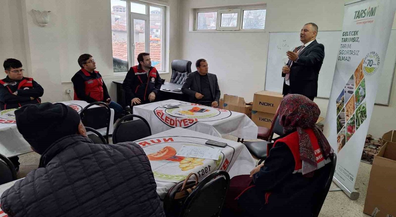 Nuribeyde çiftçilere yönelik bilgilendirme toplantısı