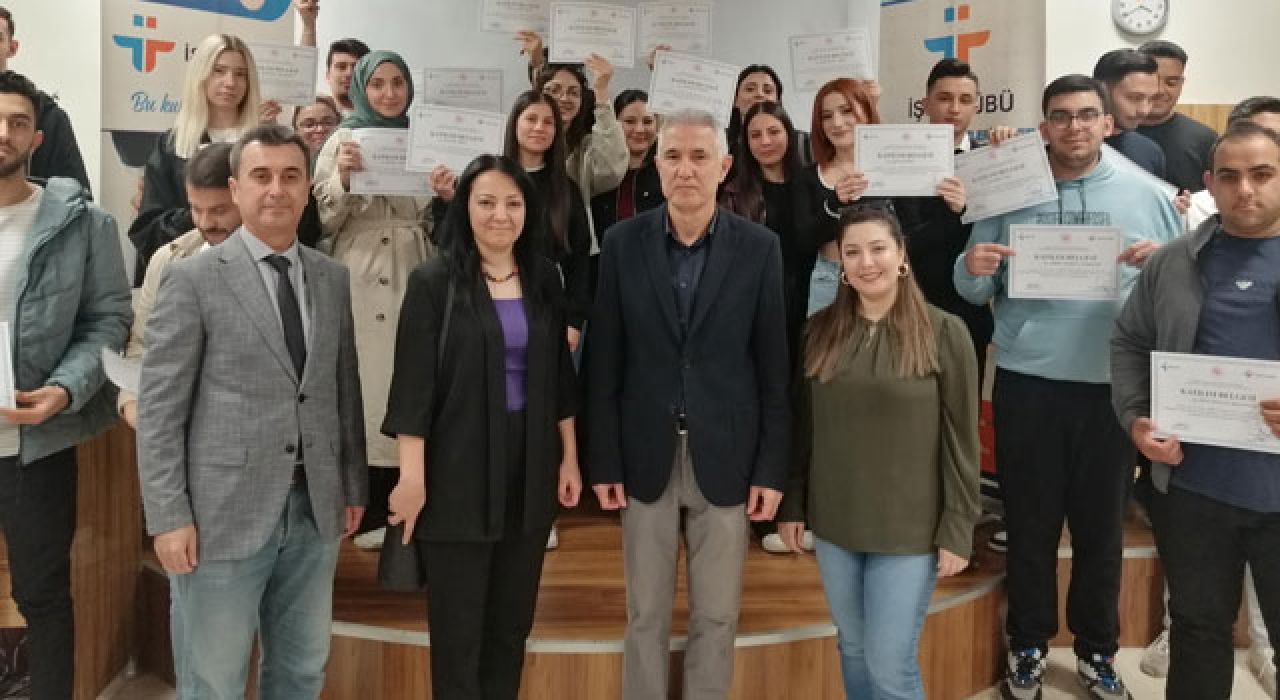 OKÜ’de İŞKUR İş Kulübü Eğitimi Tamamlandı: 26 Öğrenci Sertifika Aldı