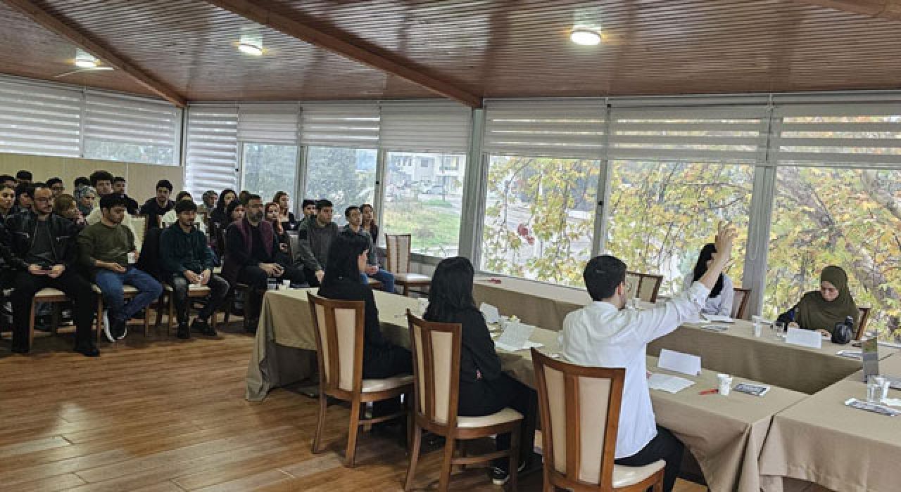 OKÜ’de Mini MUN Simülasyonu Yoğun Katılımla Gerçekleşti