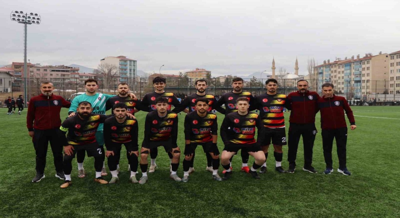 Oltu 25 Mart Belediye Spordan farklı galibiyet: 6-1