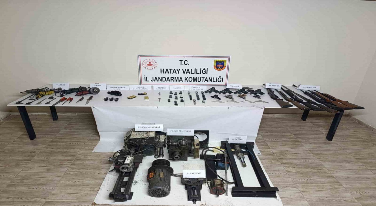 Payasta evini silah yapım atölyesine çeviren şahsa suçüstü