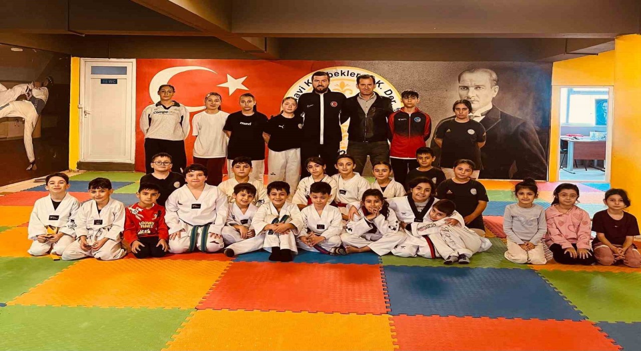 Pazarlarda başarılı sporculara Bursa gezisi ödülü