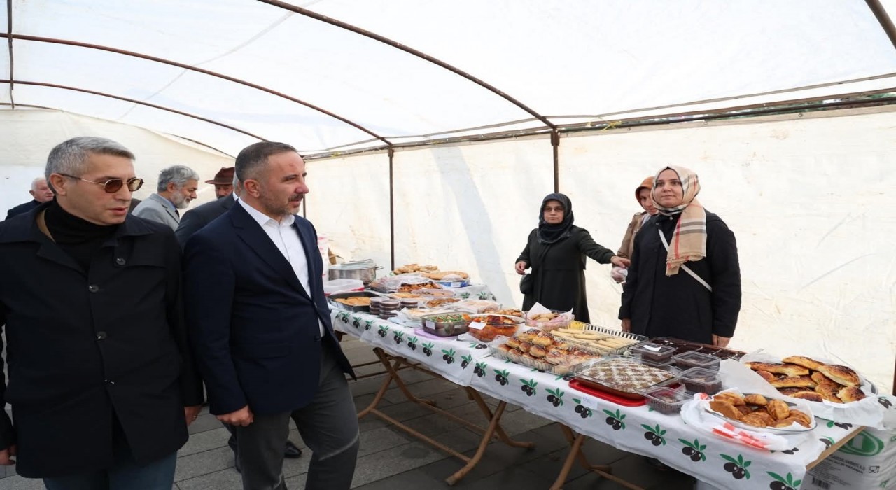 Perşembede Filistine destek için hayır çarşısı açıldı