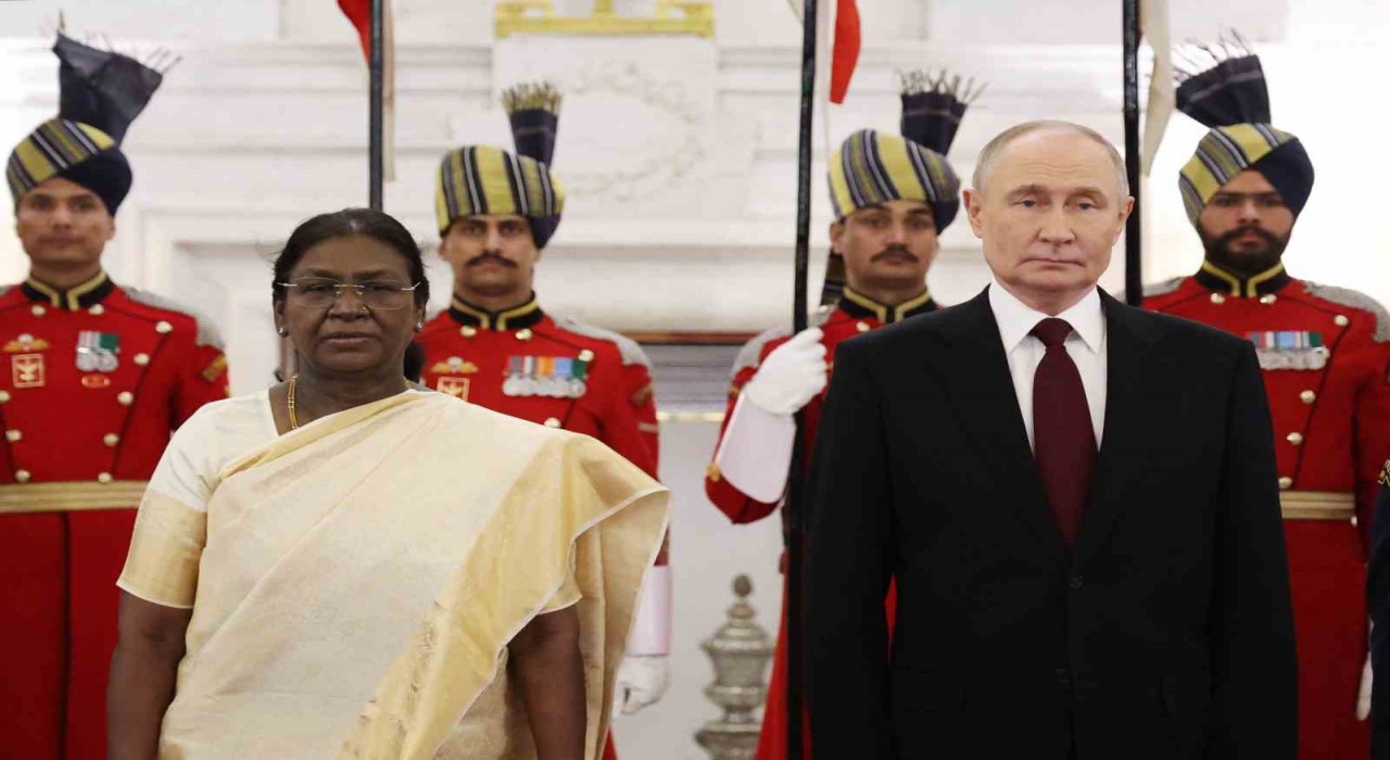 Putin: (Rusya-Hindistan ilişkileri) Birlikte yol alıyoruz, birlikte büyüyoruz