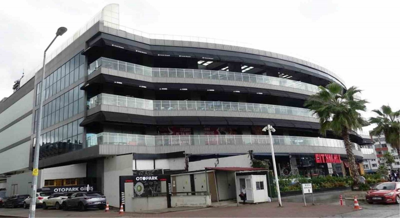 Ruhsatı iptal edilen CityMall AVMde mühürleme krizi: Mahkeme son dakika durdurdu