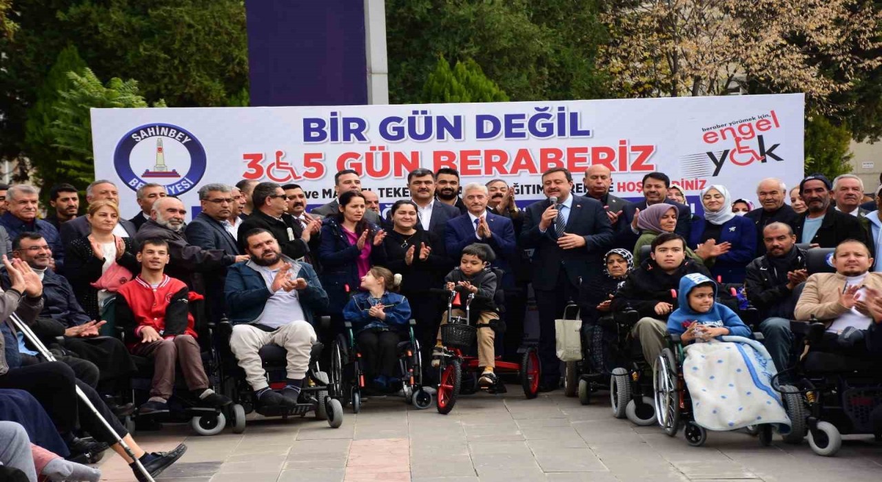 Şahinbey Belediyesinden 177 engelliye akülü ve manuel tekerlekli sandalye