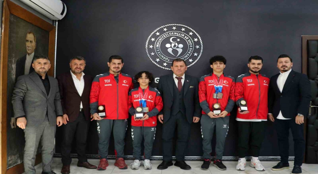 Şampiyon cimnastikçilerden Kabakcıya ziyaret