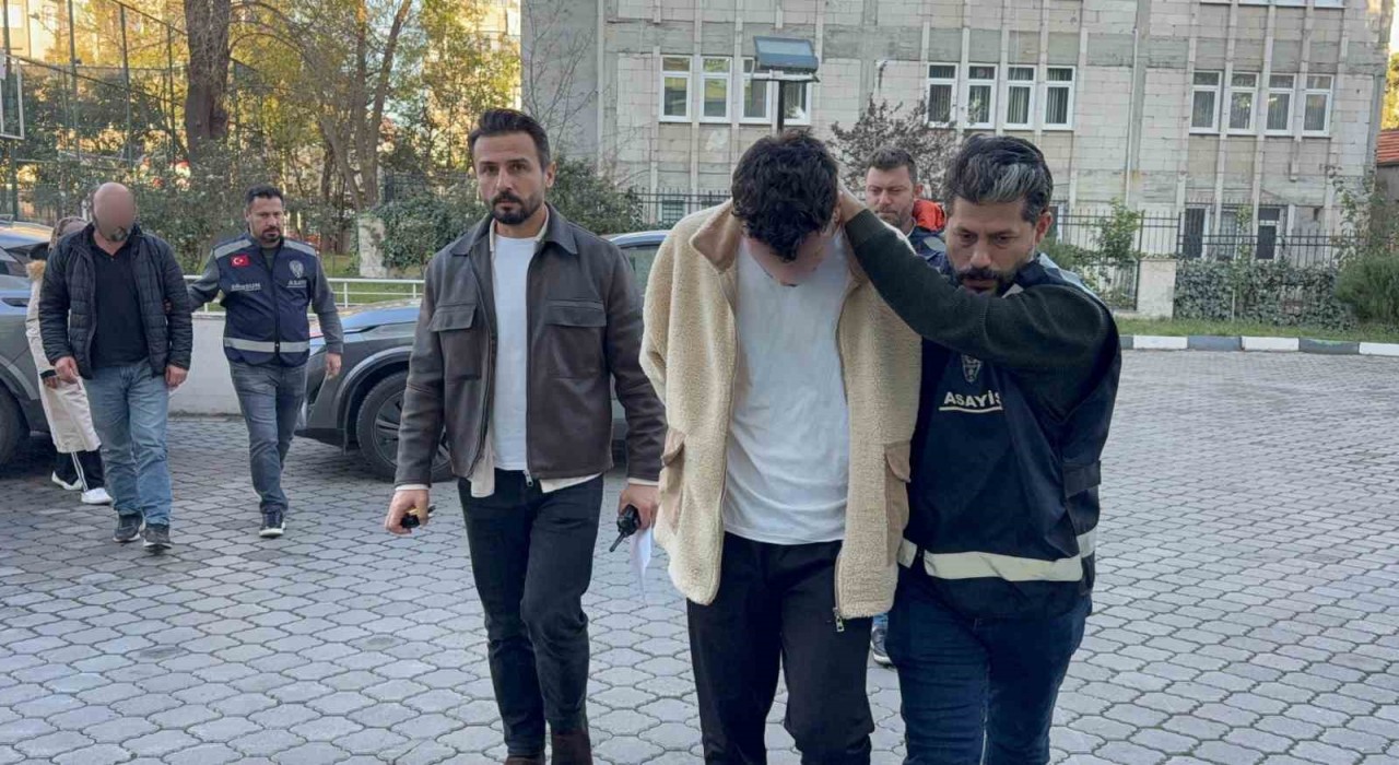 Samsunda genç kızın 4üncü kattan atlayıp ölmesiyle ilgili 4 kişi adliyeye sevk edildi