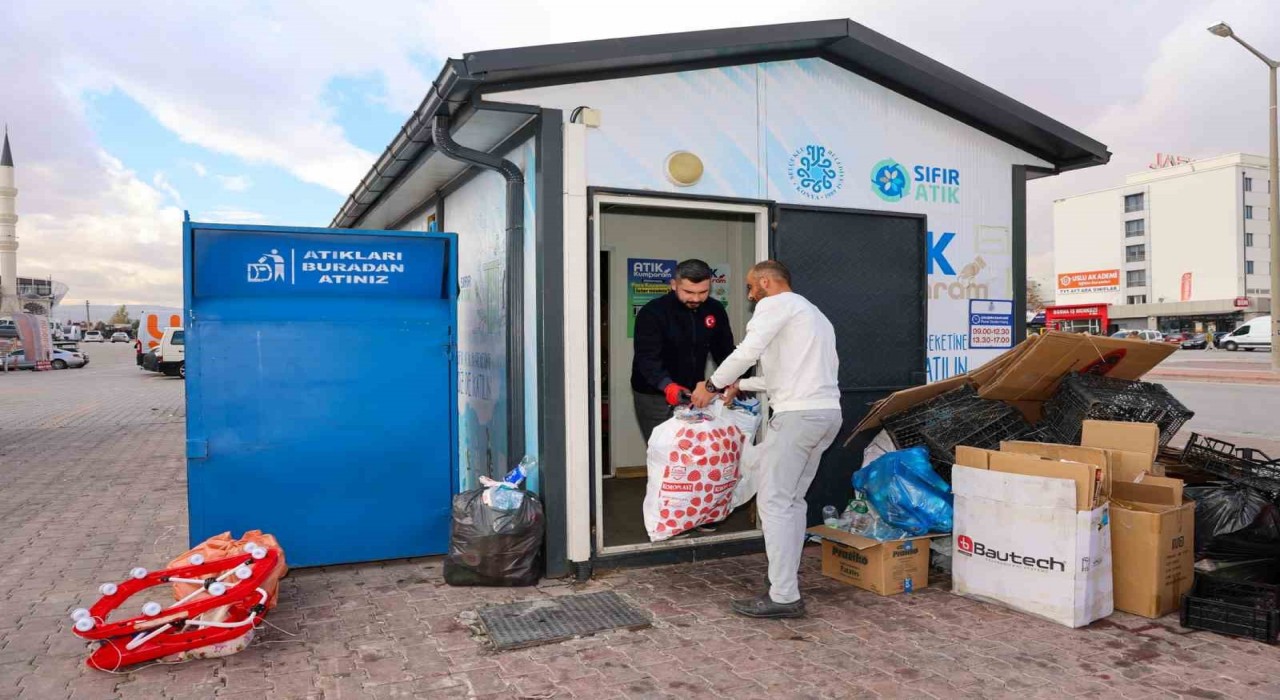 Selçukluda Atık Kumbaram Projesi sürdürülüyor
