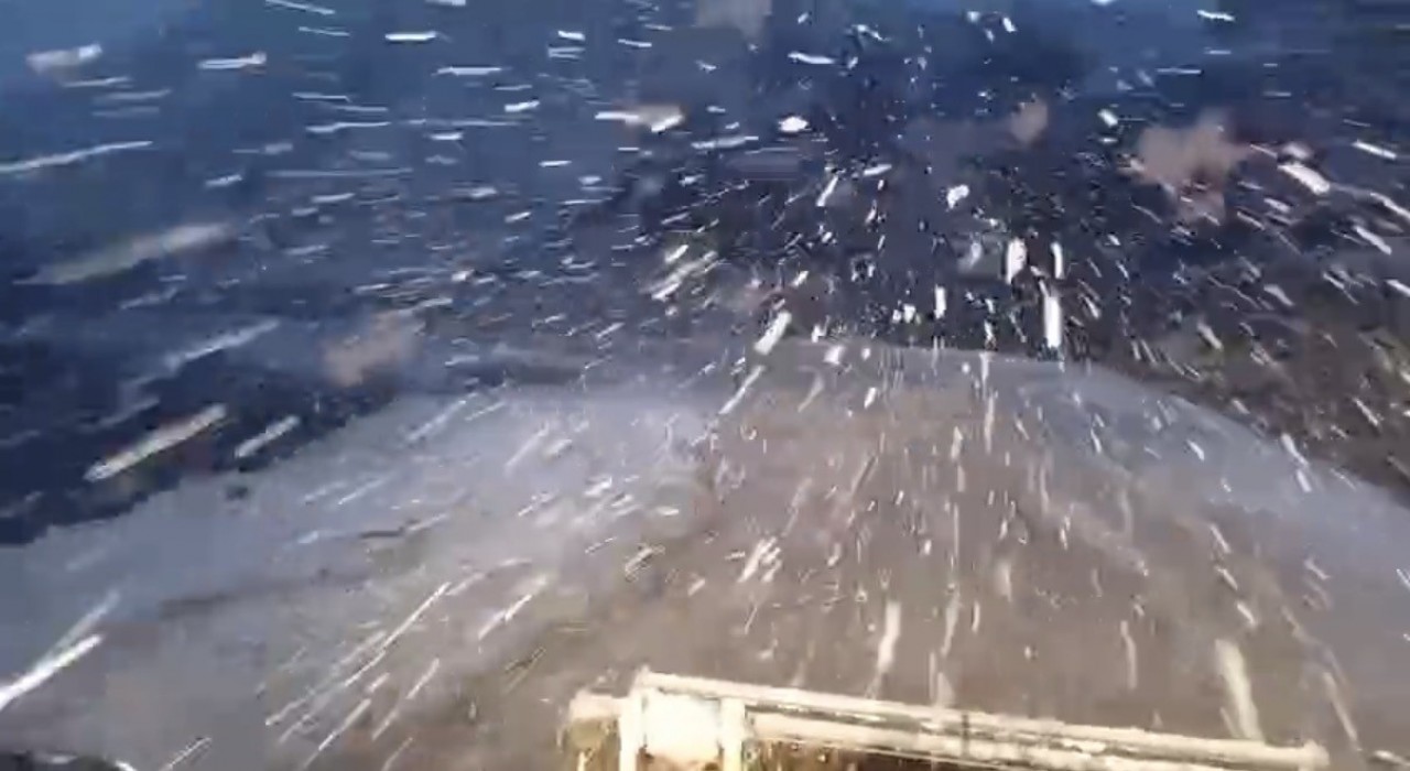 Siirtte kar yağışı etkili oldu, ekipler yol açma çalışmalarına başladı