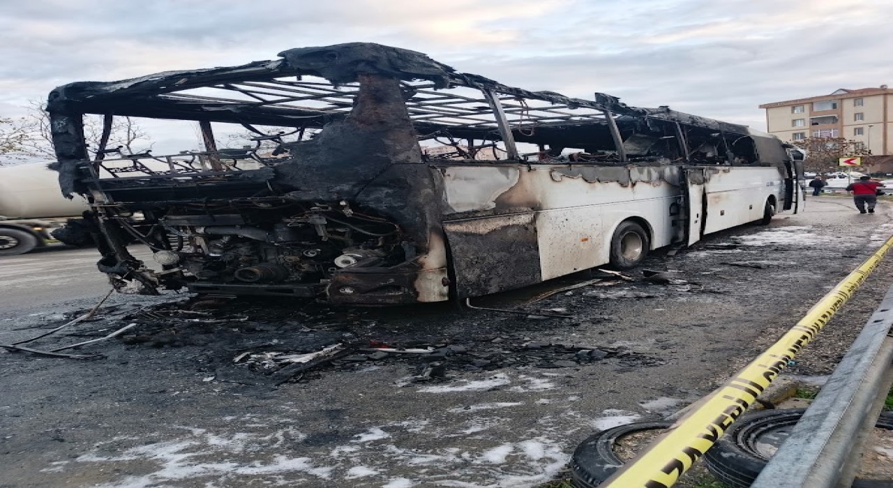 Silivride işçi servisi alevlere teslim oldu