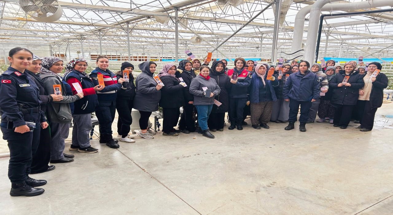 Simavda sera çalışanı 54 kadına KADES tanıtıldı