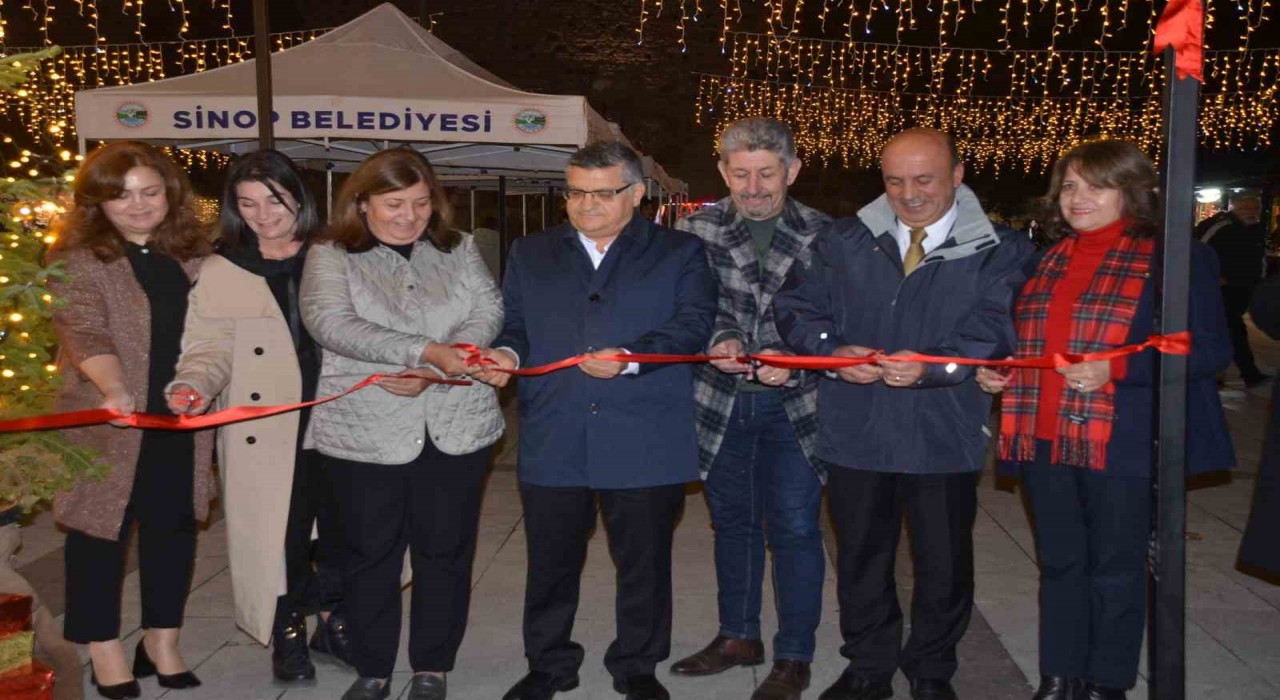 Sinopta yılbaşı pazarı açıldı