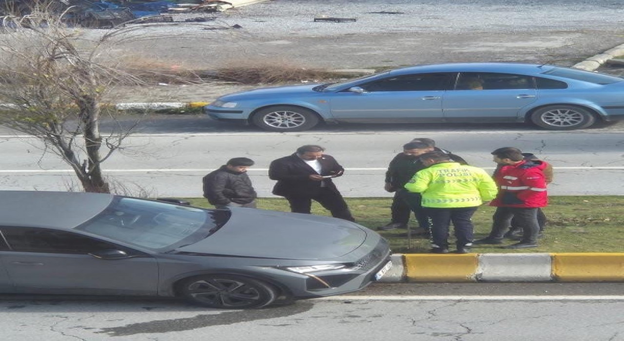 Şırdancı Mehmet yayaya çarptı: Kadının kolu ve bacağı kırıldı