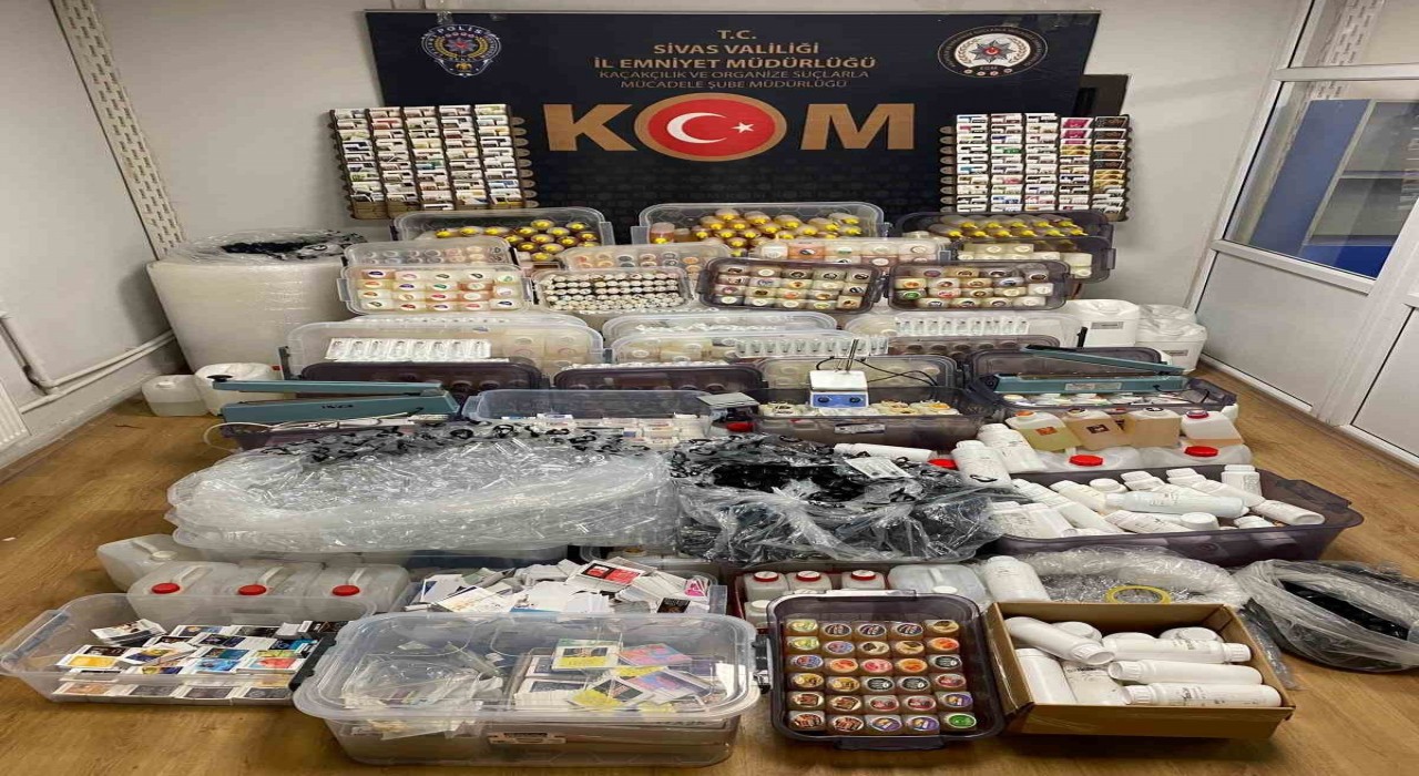 Sivasta tütün ve tütün mamulleri operasyonu: 1 tondan fazla malzeme ele geçirildi