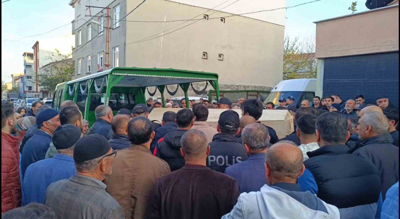 Sultanbeylide 25 yaşındaki genç kadın evinde ölü bulundu