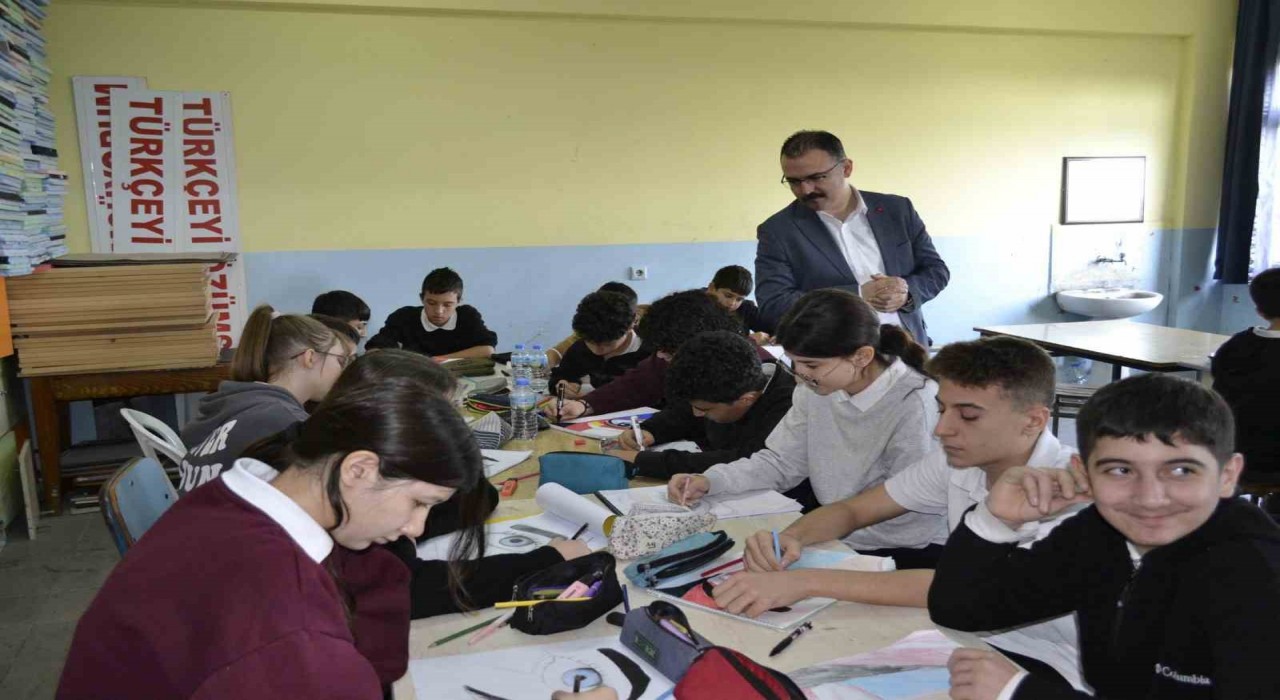 Sultanhisar Kaymakamı Ateş, öğrencilerle bir araya geldi