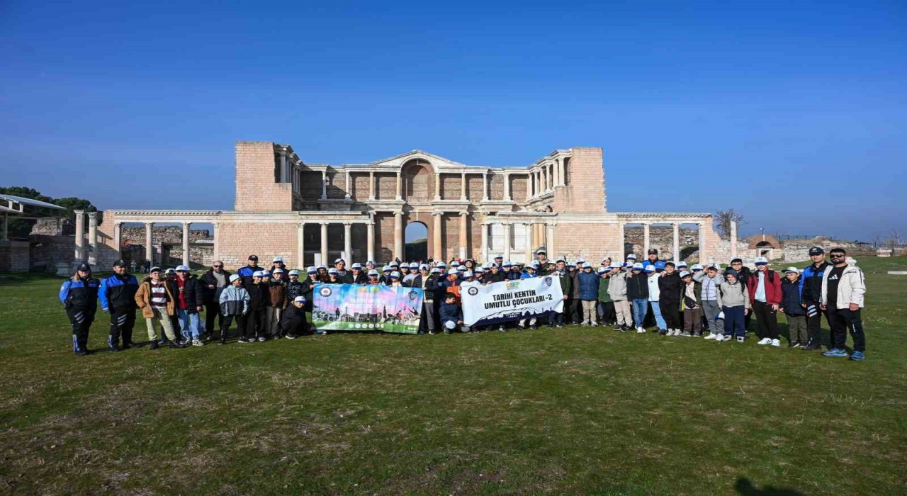 ‘Tarihi Kentin Umutlu Çocukları Kula-Salihli UNESCO Jeoparkında buluştu