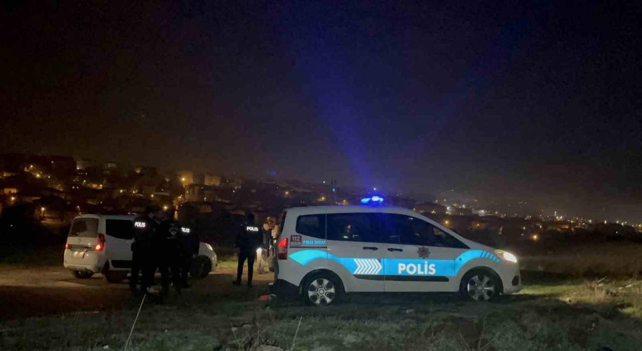 Tekirdağda polisi görünce elindeki silahla tarlaya girerek kaçan şahıs yakalandı