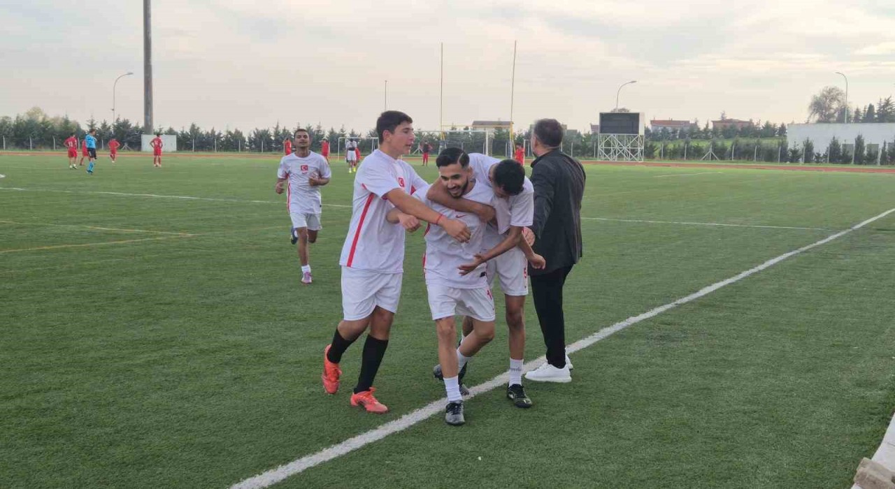 Tekirdağda Roman gençler dostluk maçında buluştu