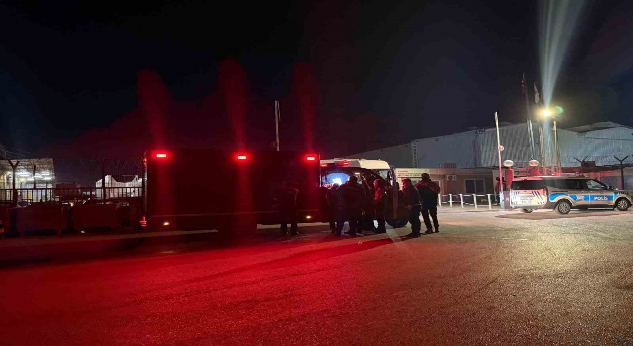 Tırdan sızan kimyasal maddeden etkilenen 5 kişi hastanelik oldu