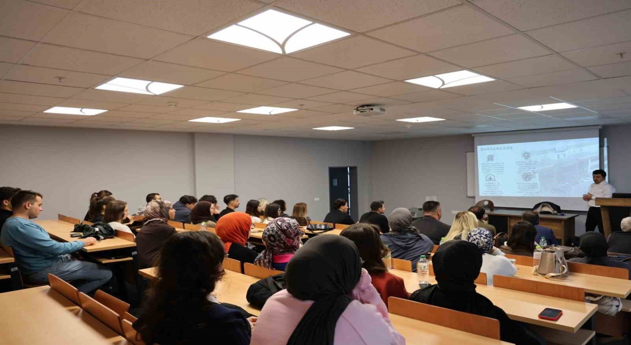 Topraklı ve topraksız seralarda üretim yöntemleri anlatıldı