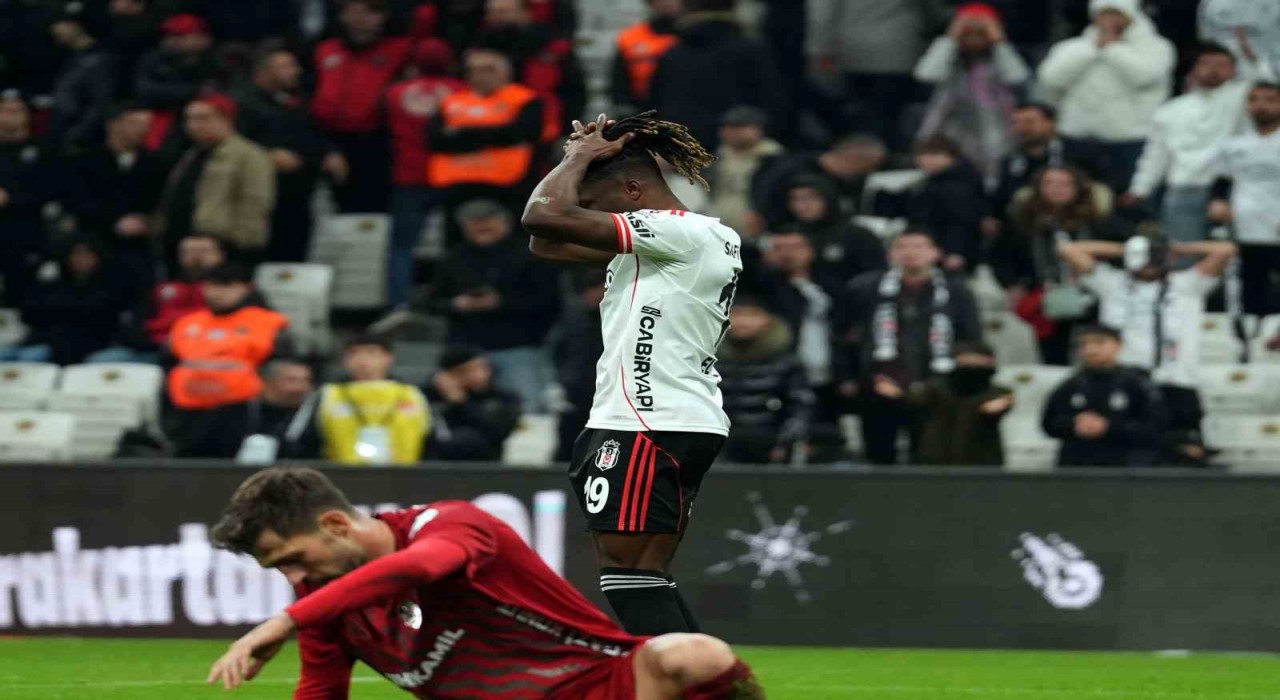 Trendyol Süper Lig: Beşiktaş: 2 - Gaziantep FK: 2 (Maç sonucu)