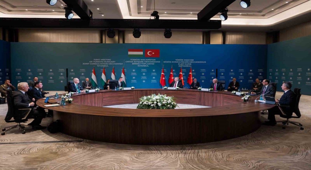 Türkiye-Macaristan Ortak İstişare Mekanizması Birinci Toplantısı İstanbulda başladı