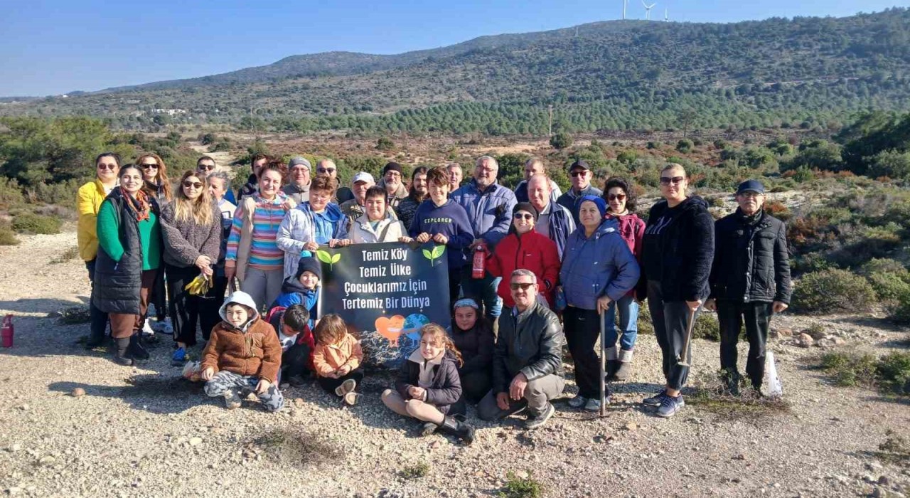 Urlada yanan orman için umut yeşerdi: 500 meşe palamudu toprakla buluştu