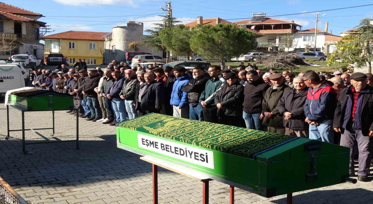 Uşakta kazada hayatını kaybeden Dulay çifti defnedildi